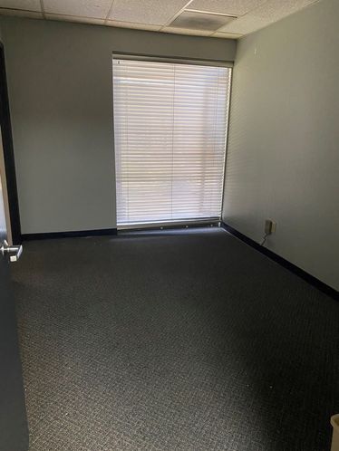 ±1,770 SF General Office Space Available on Shaw Ave: 1275 W Shaw Avenue, Fresno, CA 93711